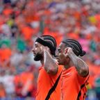 Holanda-aplasto-5-1-a-Suecia-en-el-NRG-Stadium-de-Houston-y-manda-en-el-Grupo-F